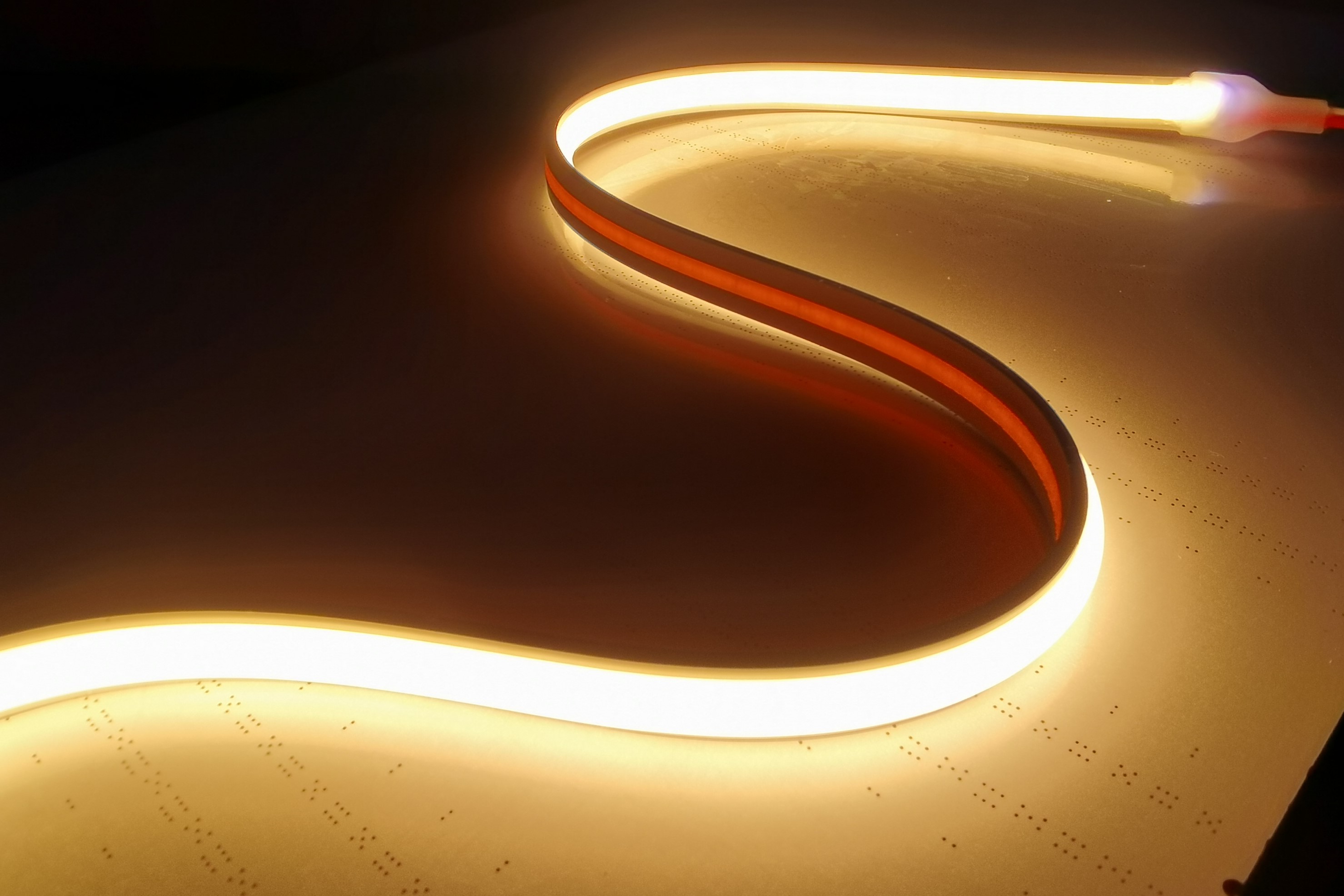herhangi bir ışık noktası yok COB led şerit ışık